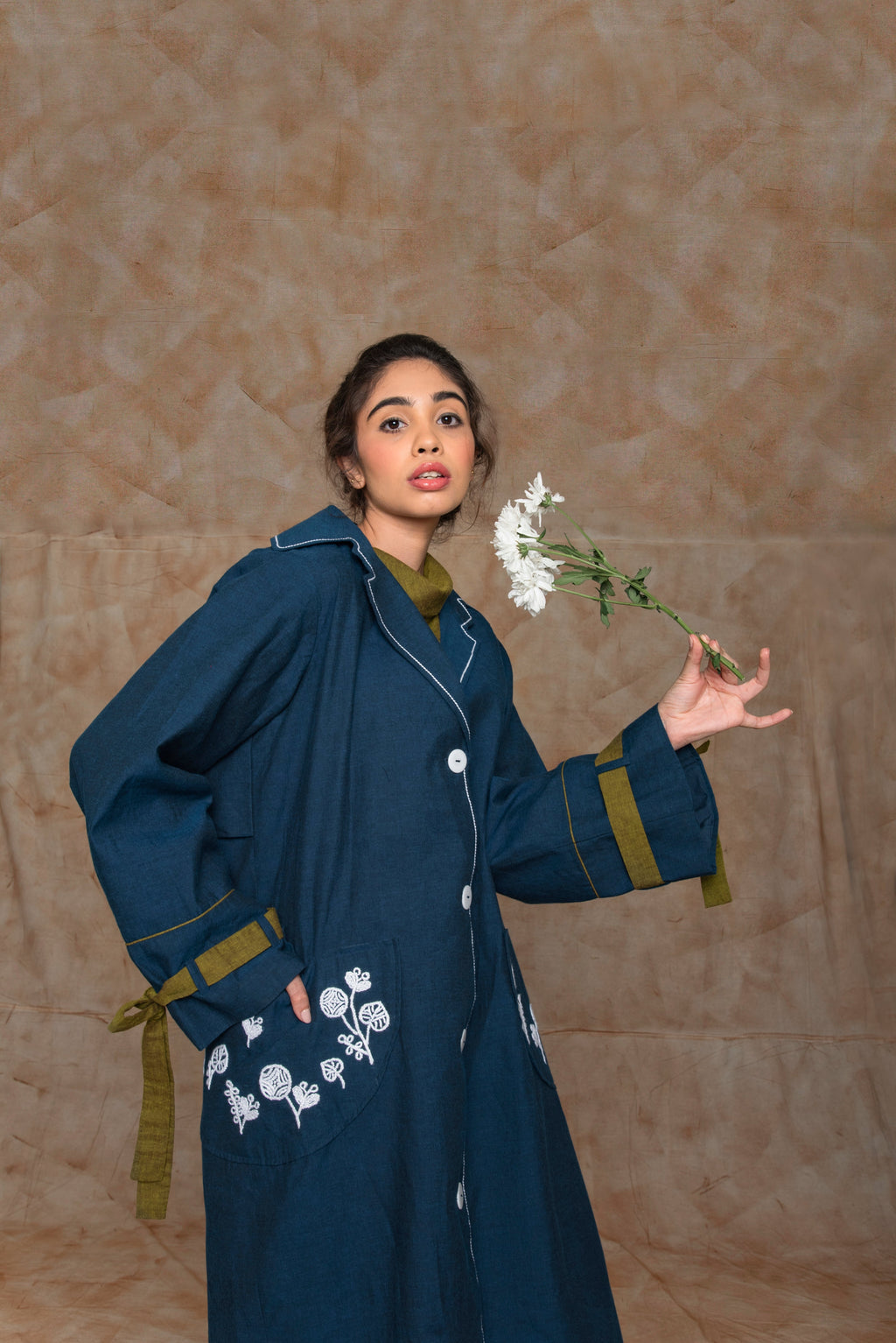 Anushe Pirani Women's Trench With Side Pockets