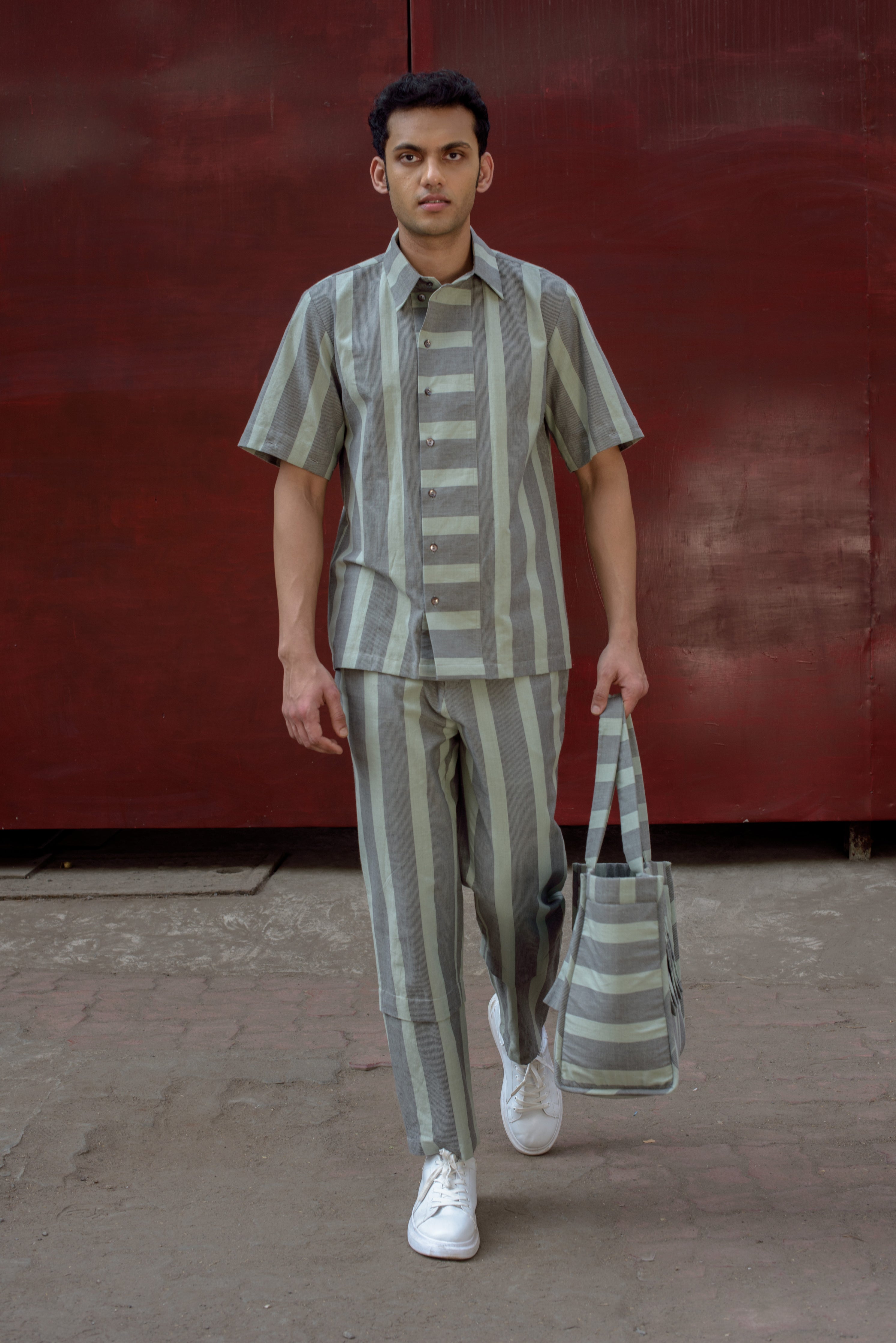 Anushe Pirani Mens Detachable Sleeve Shirt